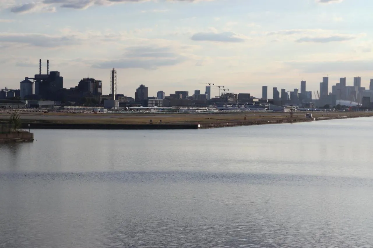 Destination London Docklands Apartment